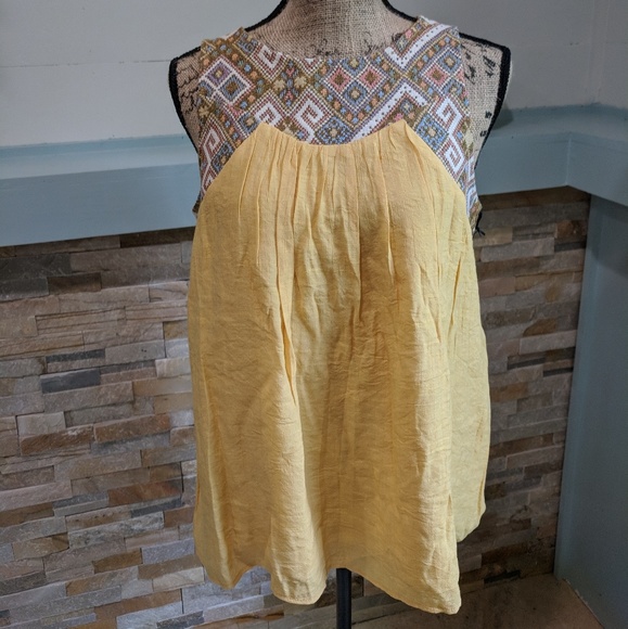 Beauty Is Here Tank - Picture 4 of 6